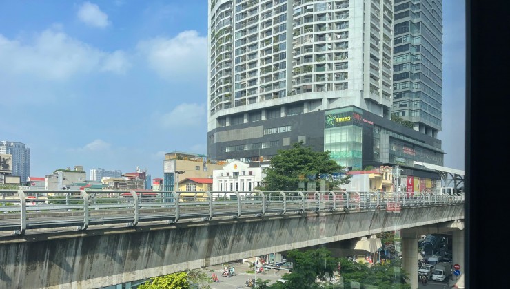 CHO THUÊ NHÀ MẶT PHỐ CẦU GIẤY KD VP, TT TIẾNG ANH 300M2, 2 TẦNG, THANG MÁY, LÔ GÓC